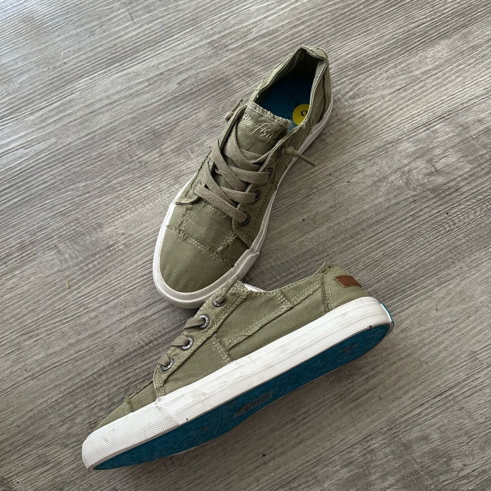 Blowfish Malibu Shoes, Light Greenish Gray, Womens Size 9